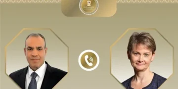 وزير الخارجية يبحث مع نظيرته البريطانية تعزيز العلاقات والتطورات الإقليمية