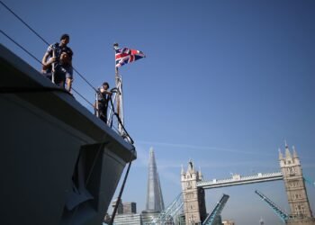 وزارة الدفاع البريطانية تكشف حقيقة إصابة سفينة حربية في البحر المتوسط