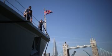 وزارة الدفاع البريطانية تكشف حقيقة إصابة سفينة حربية في البحر المتوسط