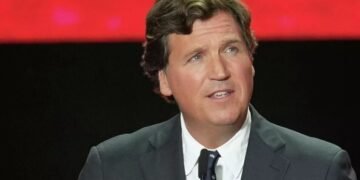 إعلامي أمريكي يهاجم ترامب: تهديد إيران في عيد الفصح "تدنيس للمسيحية والإسلام"