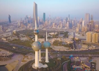 وزارة الداخلية الكويتية تحذر المواطنين والمقيمين من الخروج منتصف ليلة الثلاثاء