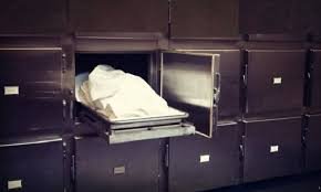 النيابة تُسلّم جثمان سائق أنهى حياته أعلى كوبري الساحل لأهله