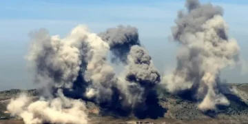 تصعيد في جنوب لبنان.. 14 قتيلاً و37 مصاباً جراء غارات إسرائيلية