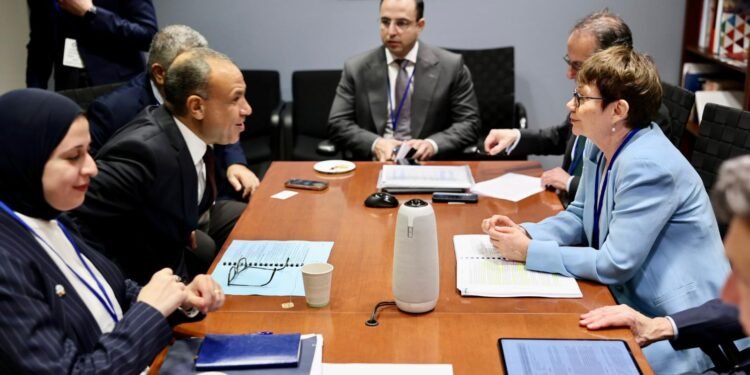 وزير الخارجية يبحث مع رئيسة البنك الأوروبي تعزيز الاستثمارات وتوسيع الشراكة في مصر