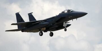 إيران تعرض مكافأة للعثور على طيار أمريكي.. وواشنطن تنفي إسقاط أي طائرة