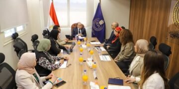 هيئة الدواء المصرية تبحث مع فايزر توسيع التعاون وتوطين صناعة الدواء