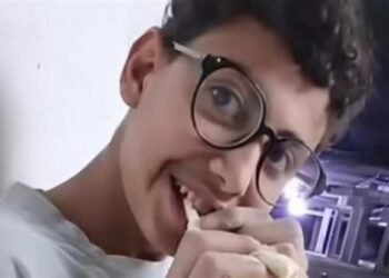 "الصحة" تمنح الأمل للشاب جلال وتتبنى علاجه لاستعادة نعمة الإبصار