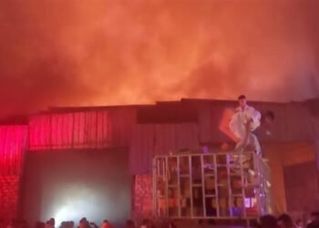 حريق بمصنع أخشاب بمؤسسة الزكاة في المرج.. والحماية المدنية تتدخل