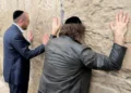 زيارة مثيرة للجدل.. الرئيس الأرجنتيني يؤدي طقوسًا يهودية عند حائط البراق