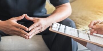 الصحة: أكثر من 134 ألف استشارة نفسية عبر الخط الساخن