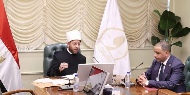 وزير الأوقاف يوجه بضرورة تبني رؤى مبتكرة في إدارة واستثمار الوقف