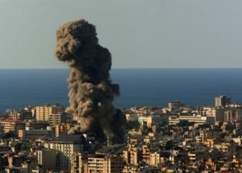 وزير دفاع الاحتلال: أوامر للجيش باستخدام "القوة الكاملة" في لبنان