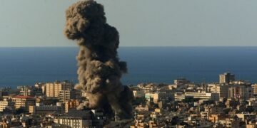 وزير دفاع الاحتلال: أوامر للجيش باستخدام "القوة الكاملة" في لبنان