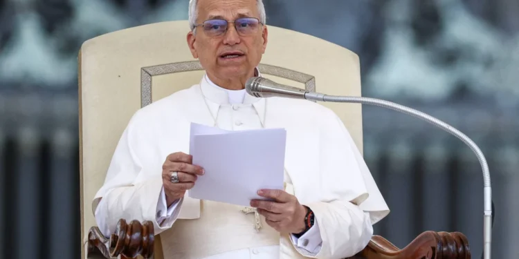 بابا الفاتيكان: التهديدات والهجمات ضد إيران غير مقبولة