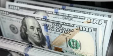 استقرار سعر الدولار اليوم الأربعاء في البنوك المصرية تحت 54 جنيهًا