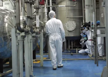 جدل جديد بين واشنطن وطهران.. ترامب يتحدث عن نقل اليورانيوم المخصب وإيران تنفي