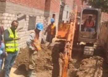 "حياة كريمة" تنتهي من مشروع الصرف الصحي بقرية منشأة هديب في يونيو المقبل