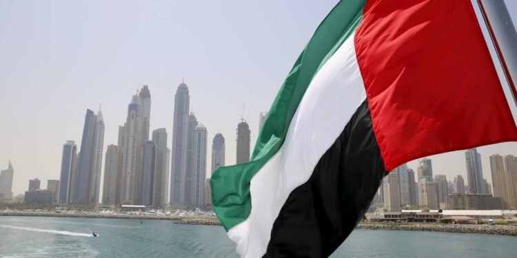 الإمارات تحظر سفر مواطنيها إلى إيران ولبنان والعراق