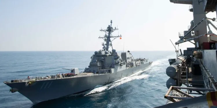 طهران ترد على واشنطن: لا صحة لاقتراب سفن أمريكية من مضيق هرمز