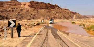 وزير الري في قلب الحدث.. تحرك عاجل بعد سيول سانت كاترين لحماية وادي سعال