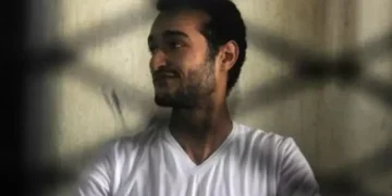 حبس أحمد دومة 4 أيام على ذمة التحقيقات بتهمة نشر أخبار كاذبة