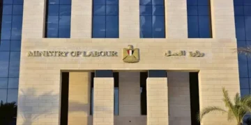 وزارة العمل تصرف 1.7 مليون جنيه لدعم العمالة غير المنتظمة