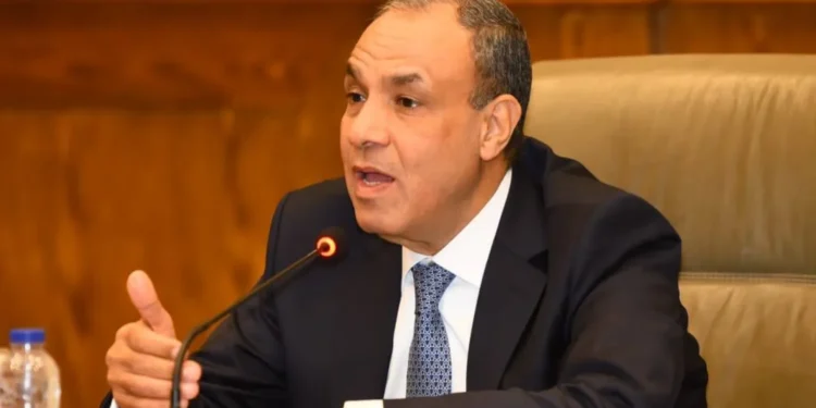 وزير الخارجية يقود تحركات دبلوماسية لتهدئة التوترات الإقليمية بالتنسيق مع السعودية والعراق