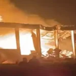 حريق هائل بمخزن في القليوبية.. والحماية المدنية تحاصر النيران