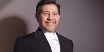 نادية مصطفى: هاني شاكر أصيب بفشل تنفسي ودخل العناية المركزة مرة أخرى