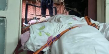 وزنها 350 كيلو.. الحماية المدنية تنجح في إنزال سيدة من شقتها بالمطرية باستخدام معدات نقل