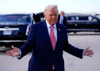 ترامب: فتح مضيق هرمز والاستيلاء على النفط قد يدر ثروة هائلة