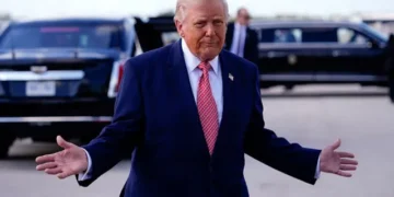 ترامب: فتح مضيق هرمز والاستيلاء على النفط قد يدر ثروة هائلة