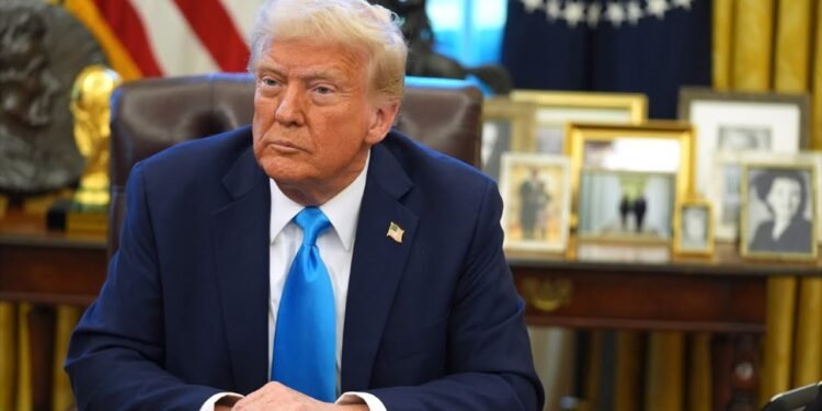 ترامب: هزمنا إيران عسكريًا ودمرنا 150 سفينة.. وعمليات مكثفة لتأمين مضيق هرمز