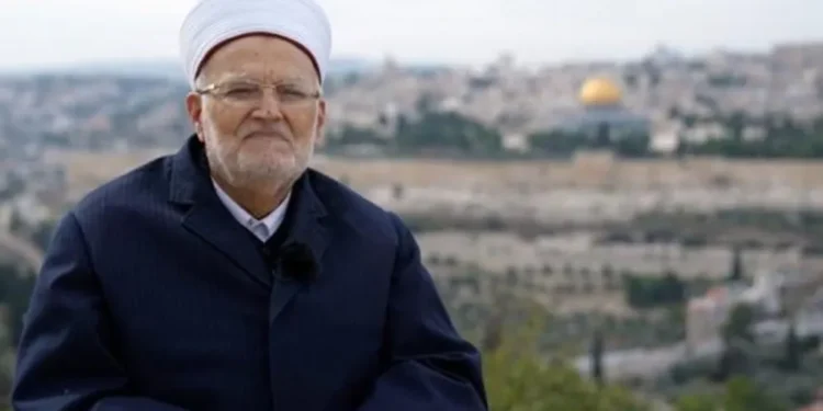 قوات الاحتلال تمنع الشيخ عكرمة صبري من دخول المسجد الأقصى لأداء صلاة الجمعة