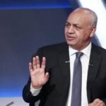 مصطفى بكري: هناك خونة يسعون إلى تشكيك المواطنين في مؤسسات الدولة