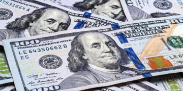 استقرار سعر الدولار اليوم الأربعاء في البنوك المصرية تحت 55 جنيهًا