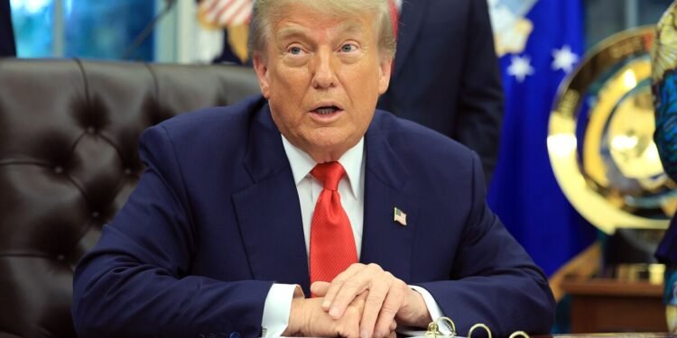 ترامب يوافق على وقف الهجمات على إيران أسبوعين