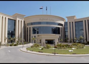 الداخلية تنهي خدمة فرد شرطة بعد تجاوز في التعامل مع سائح بمنطقة الجمالية