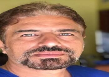 تفاصيل القبض على رسام الكاريكاتير عمرو أمين وإخلاء سبيله