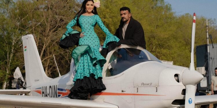 العوضي يفاجئ جمهوره بصورة مع مي عمر من “شمشون ودليلة”