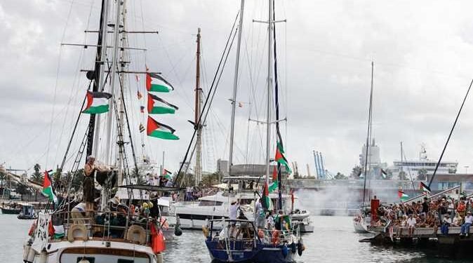 بعد اعتراض الأسطول.. إسرائيل تُرحل 200 ناشط دولي لليونان