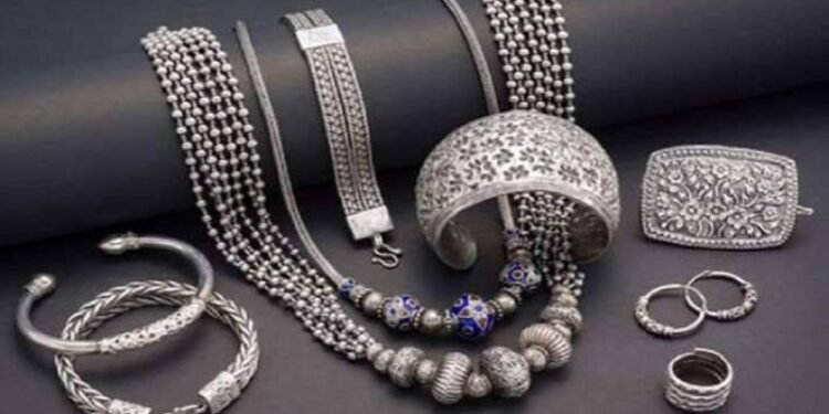 بعد تراجعها عالمياً.. أسعار الفضة في الأسواق المصرية اليوم