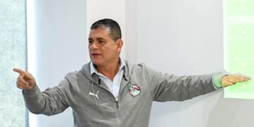 تحركات لاختيار حكام أجانب لقمة الدوري المصري