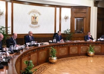 رئيس الوزراء يستعرض تنفيذ 975 مشروعاً في سيناء بتكلفة 638 مليار جنيه