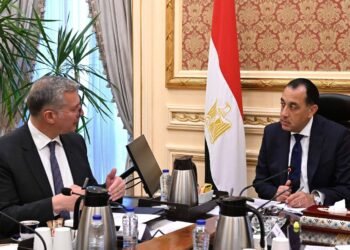 رئيس الوزراء يوجه بسرعة تنمية حقل “دينيس غرب” لتعظيم إنتاج الغاز