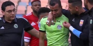 إصابة قوية للحكم مصطفى الشهدي بمباراة مودرن سبورت والجونة بالدوري