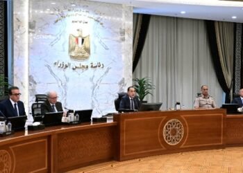 الحكومة تقرر إجراءات جديدة للأسواق والطاقة ومواعيد المحال