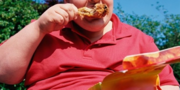 أزمة السمنة والمواد “الكيميائية” تهدد الشباب بـ 11 نوعاً من السرطان