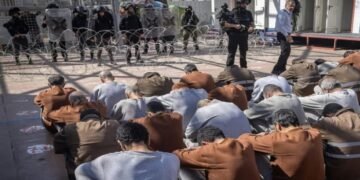 تقرير حقوقي: الاحتلال يعتقل 350 طفلاً و86 أسيرة في ظروف قاسية