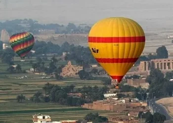 تعليق رحلات البالون الطائر بالأقصر لسوء الأحوال الجوية